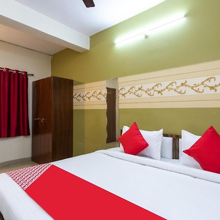SPOT ON 27860 Hotel Apple Tree Indore Buitenkant foto