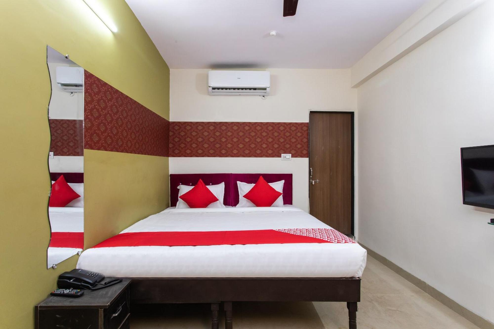SPOT ON 27860 Hotel Apple Tree Indore Buitenkant foto