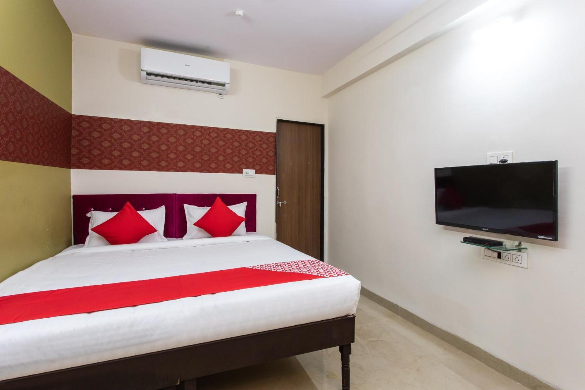 SPOT ON 27860 Hotel Apple Tree Indore Buitenkant foto