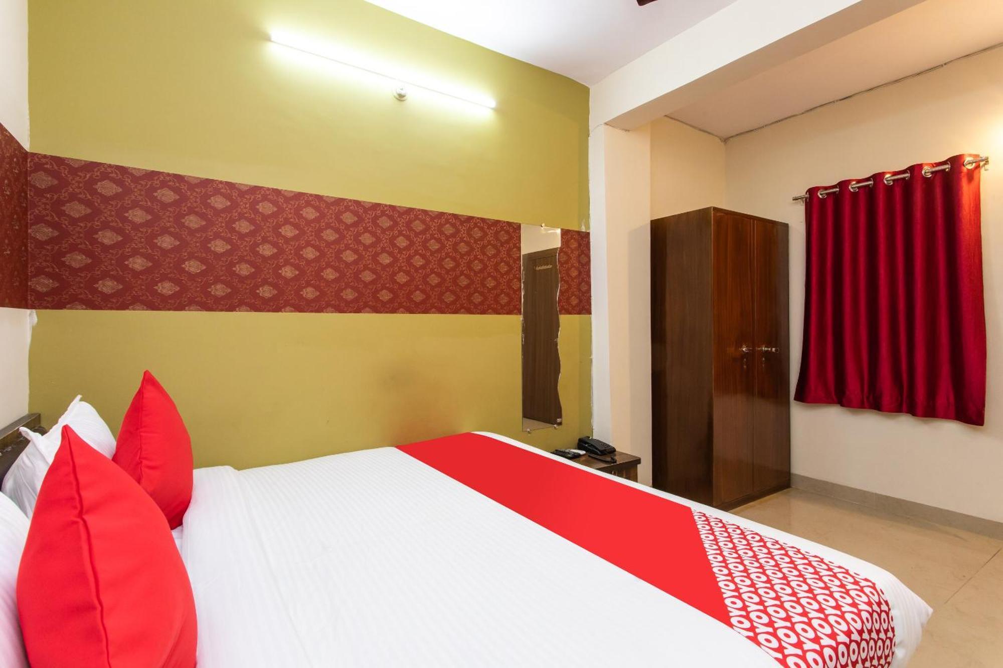 SPOT ON 27860 Hotel Apple Tree Indore Buitenkant foto