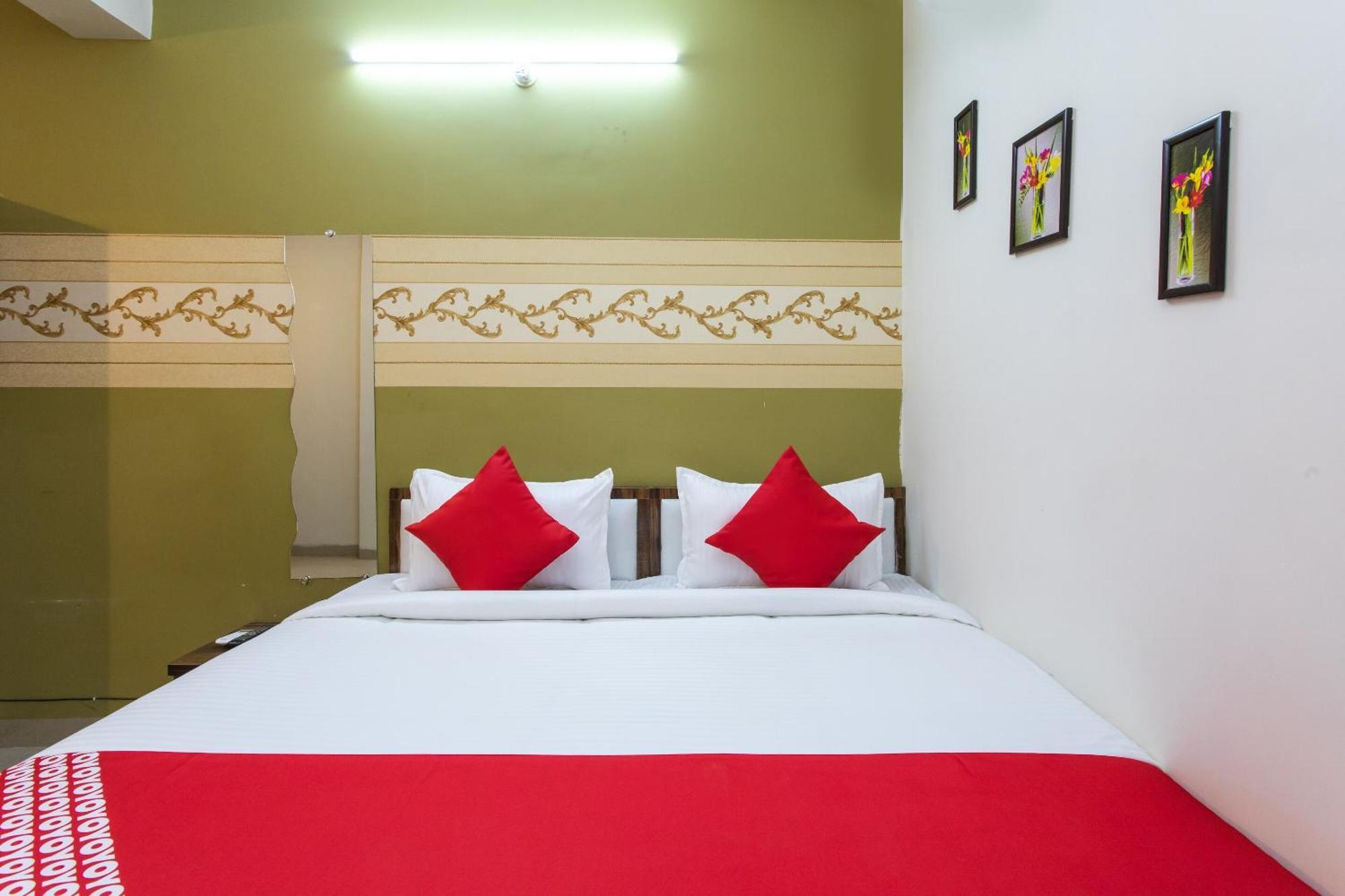 SPOT ON 27860 Hotel Apple Tree Indore Buitenkant foto