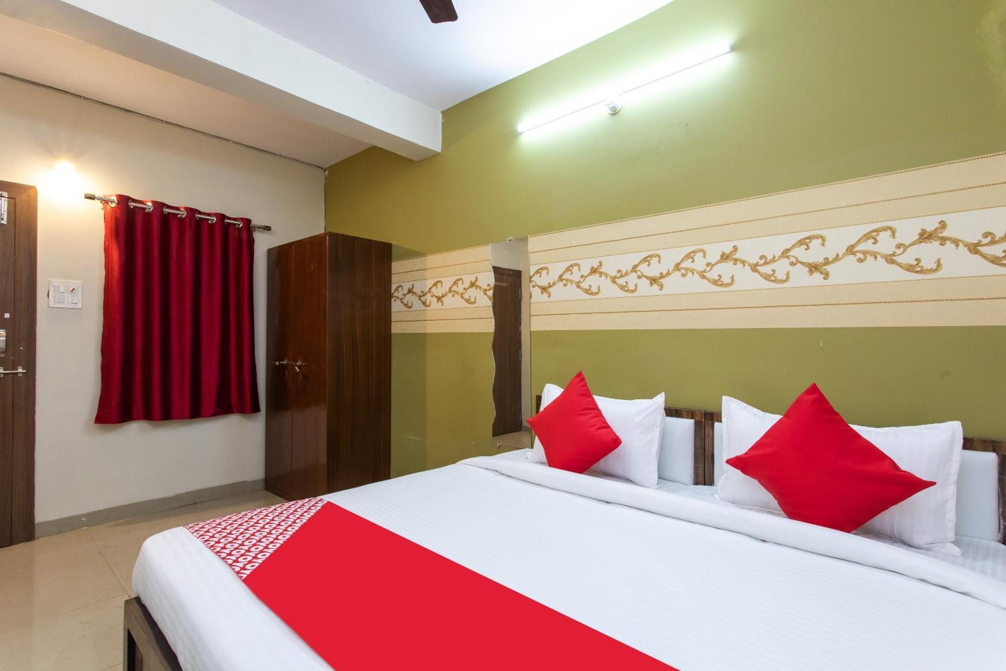 SPOT ON 27860 Hotel Apple Tree Indore Buitenkant foto