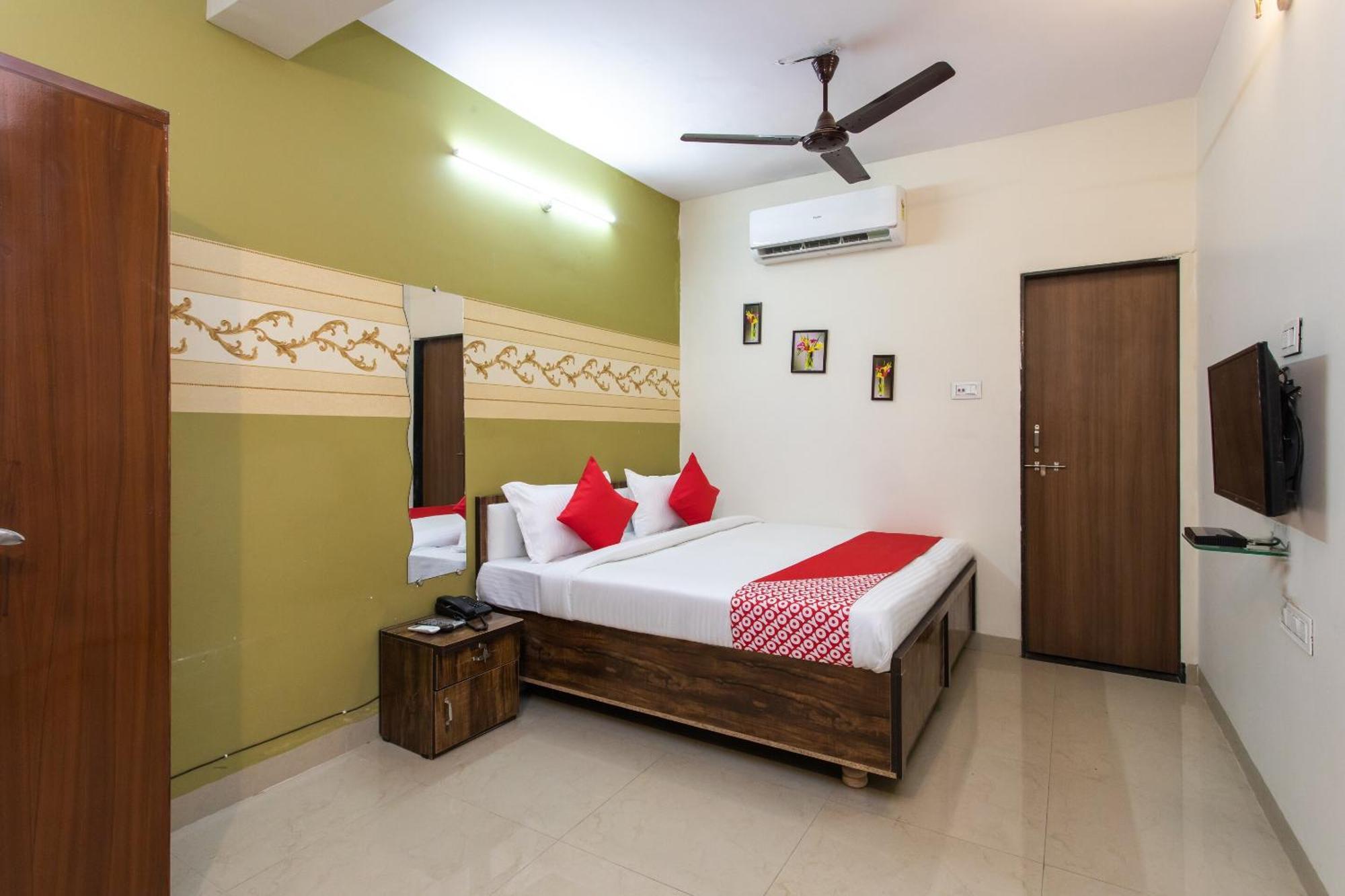 SPOT ON 27860 Hotel Apple Tree Indore Buitenkant foto